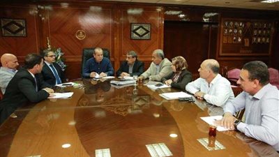 النواب يناقشون مشاكل دوائرهم مع محافظ 