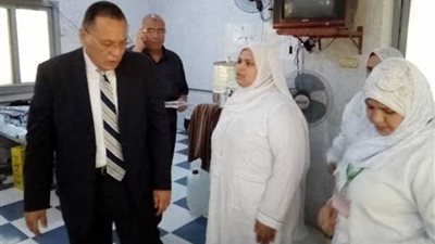 محافظ الشرقية يصرف مكافأة لتمريض مركز طب الأسرة بالحلمية
