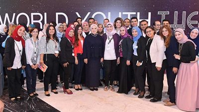 انتصار السيسي: تأثرت بحديثي مع مجموعة من شباب مصر.. وأرجو أن أكون قد أثّرت فيه