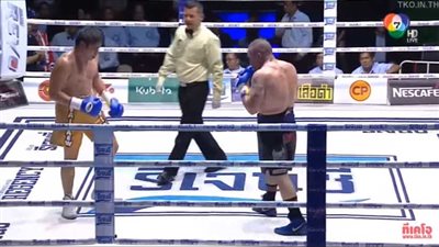 بالفيديو.. وفاة بطل العالم في الملاكمة التايلاندية بالضربة القاضية داخل الحلبة
