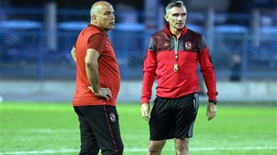 محاضرة من كارتيرون للاعبي الأهلي قبل أول تدريب بتونس