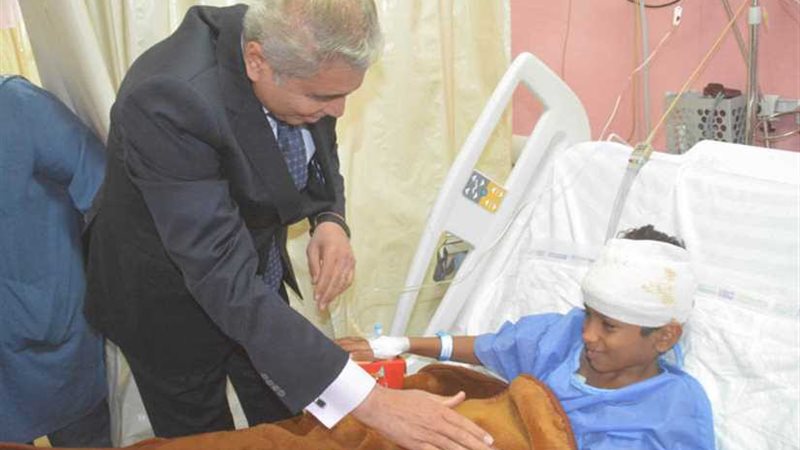 محافظ المنيا يزور