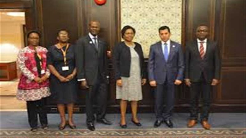 وزير الشباب والرياضة