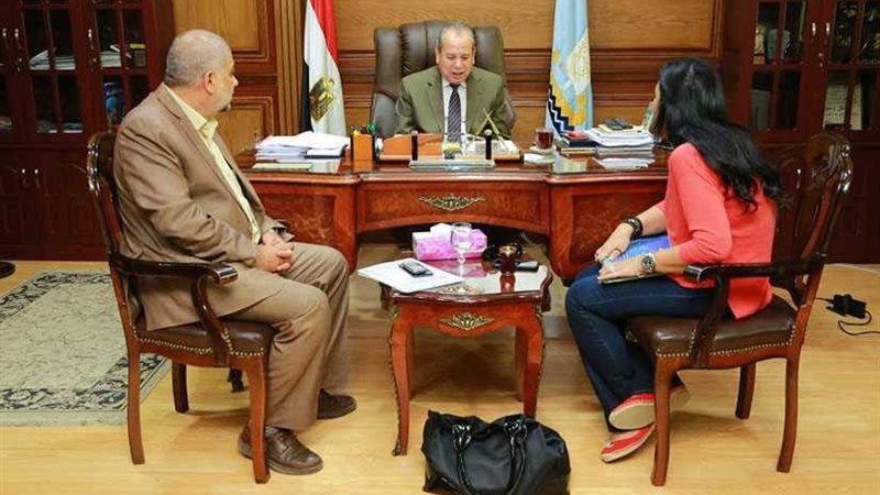 محافظ كفرالشيخ يناقش