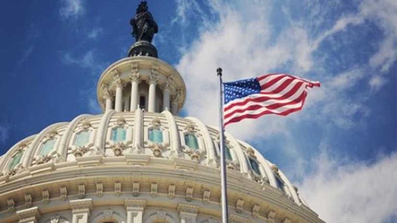 الديمقراطيون يسيطرون