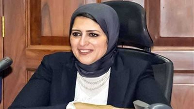 وزيرة الصحة تتفقد الحالة الصحية لمصابي حادث المنيا