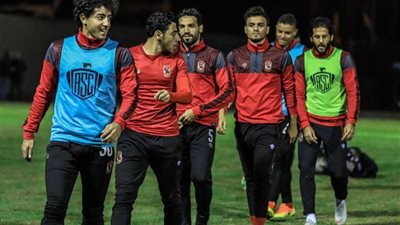 جماهير الأهلي تؤازر اللاعبين في ثاني التدريبات بتونس
