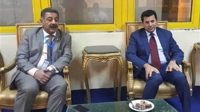 وزير الرياضة يحضر مباراة (مصر- الجزائر) بالعربية لـ