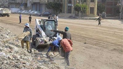 محافظ كفرالشيخ يقود حملة نظافة لمحطة الملك فؤاد