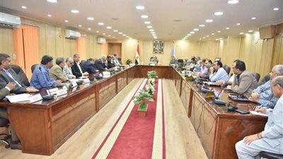 محافظ أسيوط: تسهيل إقامة المشروعات وتذليل العقبات أمام المستثمرين