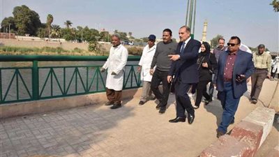 محافظ أسيوط يتفقد أعمال تطوير وتجميل كورنيش النيل على ترعة الإبراهيمية