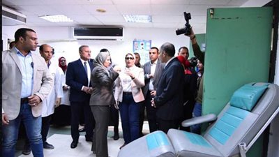 وزيرة الصحة تتفقد المركز الإقليمي لنقل الدم بالإسماعيلية