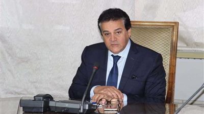 وزير التعليم العالي: 
