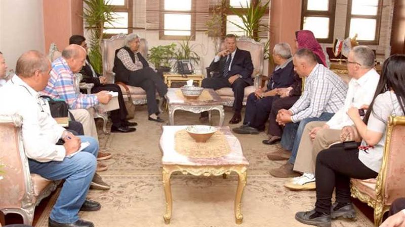 محافظ بني سويف يبحث