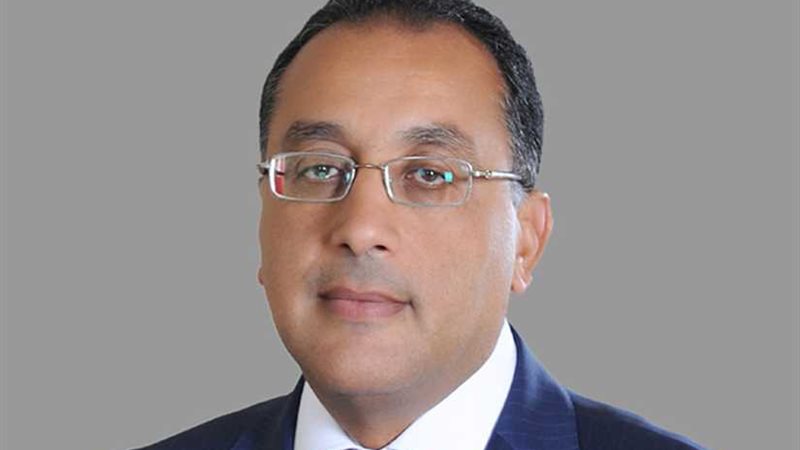 رئيس الوزراء يُشيد