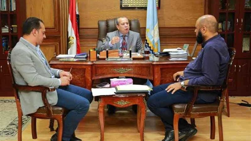 محافظ كفرالشيخ يناقش