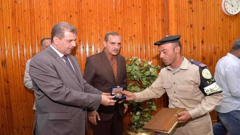 محافظ أسيوط يلتقي