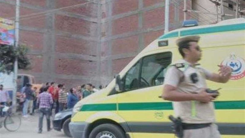 مصرع وإصابة 4 سقطت