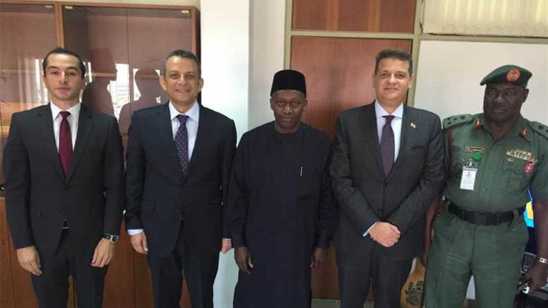 رضوان يلتقي مدير