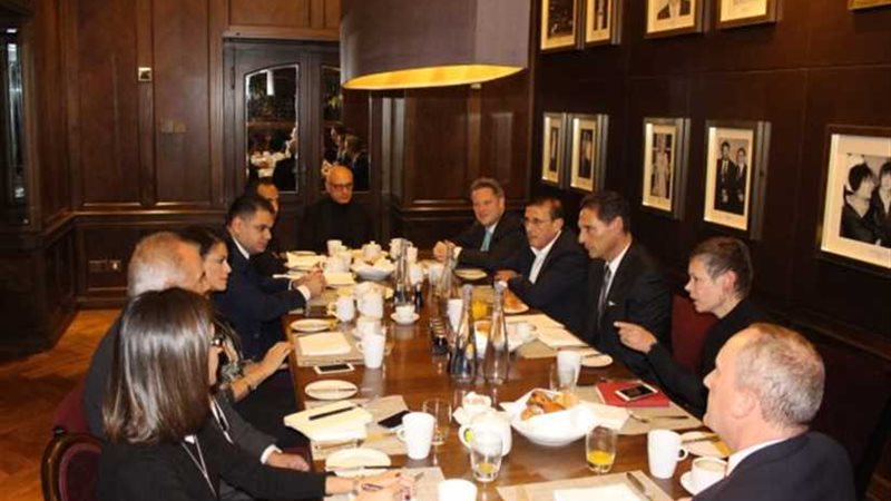 وزيرة السياحة تلتقي