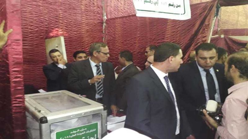 غلق باب التصويت وبدء