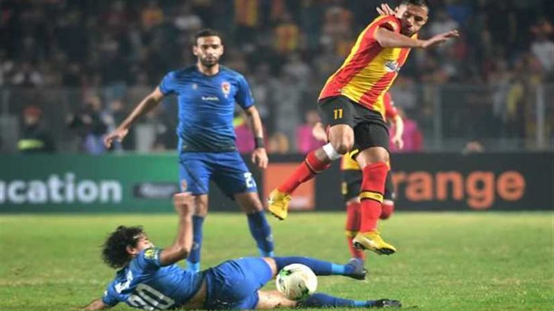 الأهلي يعود من رادس