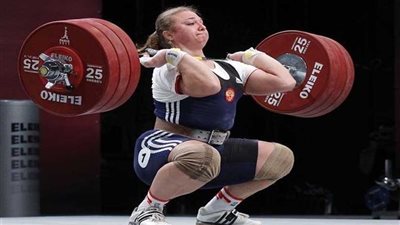 الروسية كاشيرينا تتوّج بذهبية بطولة العالم لرفع الأثقال