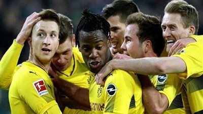 بوروسيا دورتموند يواصل صداراته للدوري الألماني بفوزه على بايرن ميونخ (3 ـ 2)