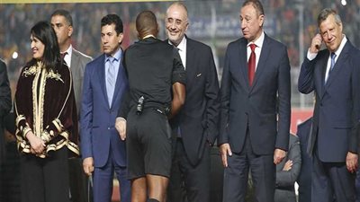 الخطيب يطالب الجهاز الفني للأهلي بتقارير شاملة بعد الإخفاق الإفريقي