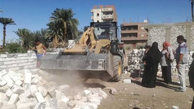 إزالة 5 تعديات وتحرير 273 محضراً إشغالاً بالفتح (صور)