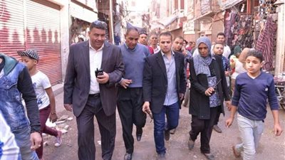 محافظ أسيوط يترأس حملة إزالة إشغالات بحي غرب..