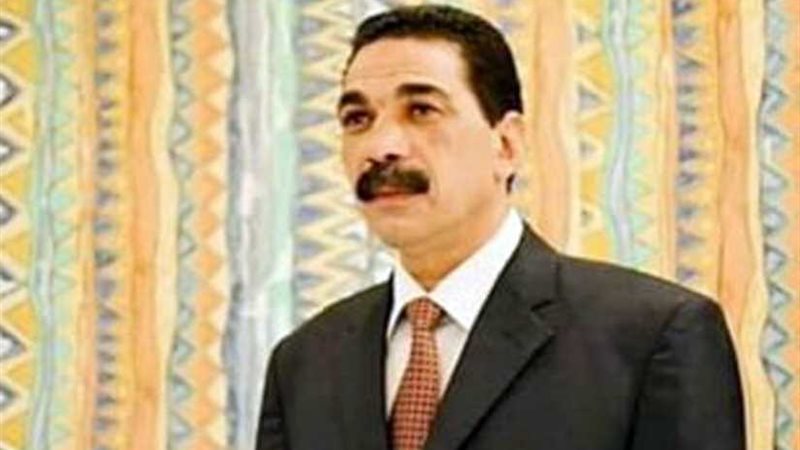 مصرع عامل وإصابة