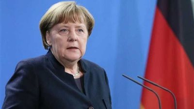 ميركل تدعو إلى إنشاء جيش أوروبي