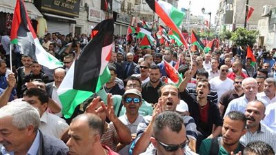 مسيرة جماهيرية في رام الله منددة بالعدوان الإسرائيلي على غزة