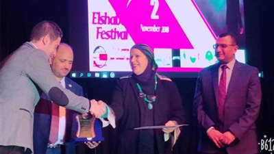 تكريم وكيلة القوى العاملة بالبرلمان بمهرجان الشباب