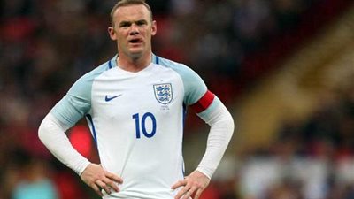 ممر شرفي ينتظر «روني» بقميص إنجلترا خلال الشوط الثاني من مواجهة أمريكا