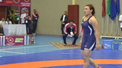 سمر حمزة تكتسح بطلة روسيا وتتأهل إلى ربع نهائي بطولة العالم للمصارعة