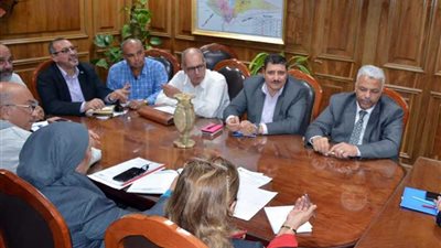 محافظ القليوبية يتابع إجراءات تنفيذ إنشاء ممشى على نيل بنها