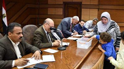 تسليم 55 وحدة سكنية بقرى البحيرة