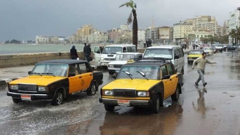 استمرار سقوط الأمطار