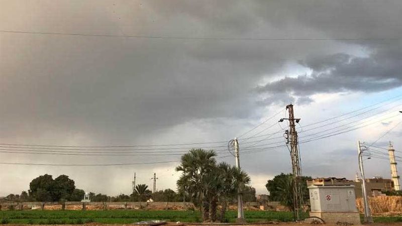 سقوط أمطار متوسطة