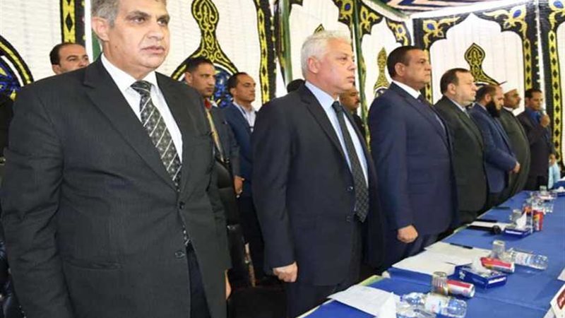 محافظ البحيرة ومدير