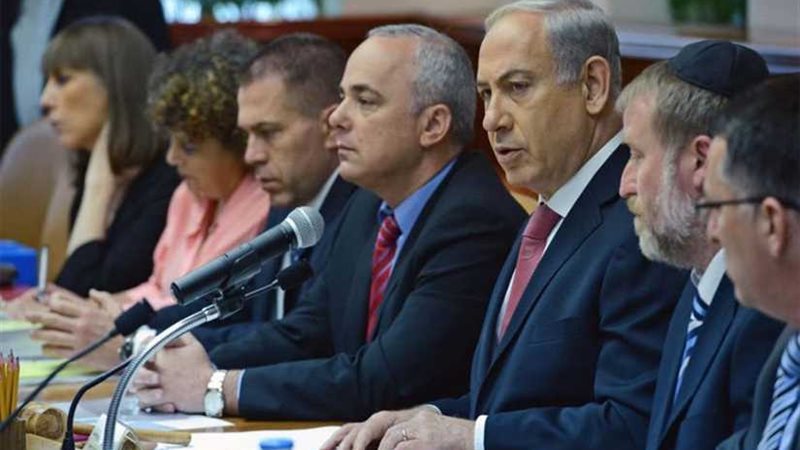 كرة الثلج تعصف بإسرائيل