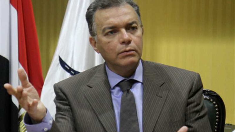 وزير النقل يضع حجر