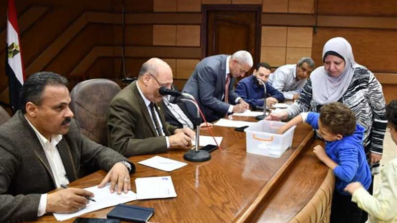 تسليم 55 وحدة سكنية