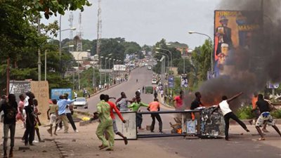 مقتل 12 جنديًا وإصابة العشرات إثر اشتباكات مسلحة شرقي الكونغو الديمقراطية
