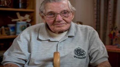 بطل الحرب العالمية الثانية يضطر لبيع منزله للإنفاق على حياته