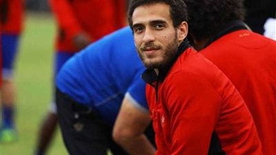 هشام محمد ينتظم في تدريبات الأهلي بعد العودة من الإصابة