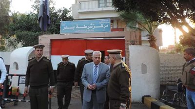بالصور.. مدير أمن البحيرة يتفقد الخدمات الأمنية بمركز شرطة بدر