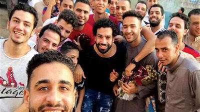 مركز شباب نجريج يوقف عضوية صلاح والسبب 7 جنيهات.. شاهد تعليق عمرو أديب.. فيديو